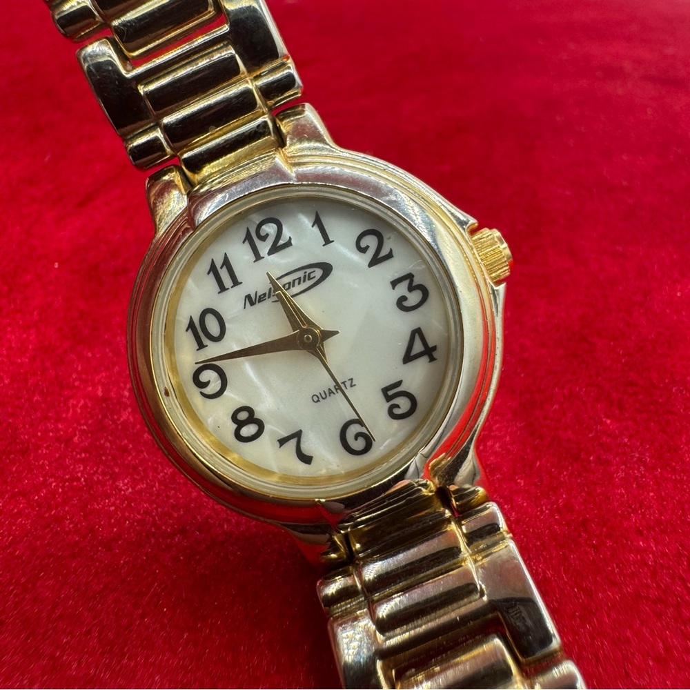 Nelsonic Mother of Pearl Face Gold-tone Quartz Watch